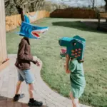 Der schwedische Erziehungsstil scheiterte in LA: Warum Mütter dort 3 Stunden lang bei jedem Playdate sitzen bleiben