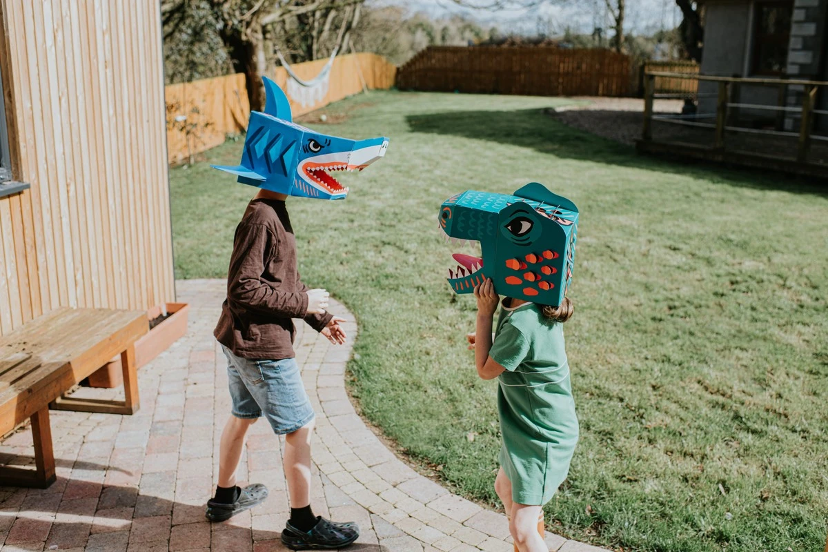 Der schwedische Erziehungsstil scheiterte in LA: Warum Mütter dort 3 Stunden lang bei jedem Playdate sitzen bleiben - image 1