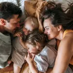 Diese Kindheits-Wunde lässt Männer seltener Kinder bekommen