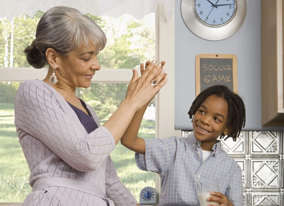 Diese Oma (73) arbeitet Vollzeit – weil ihre Rente den Enkel nicht ernährt - image 1