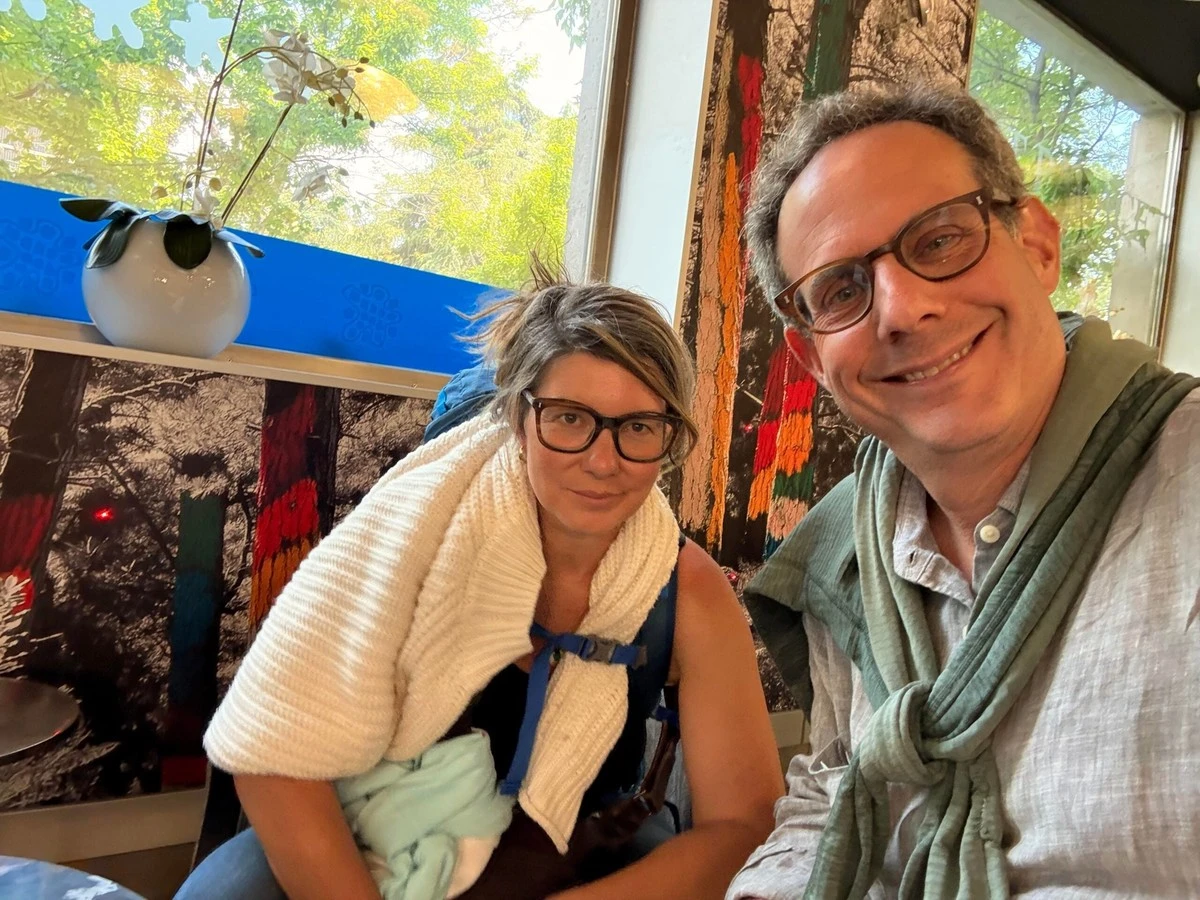 Dieses eine Detail beim Eltern-Traum vom Weltreise-Jahr verriet sofort: Die Kinder weinten bitterlich