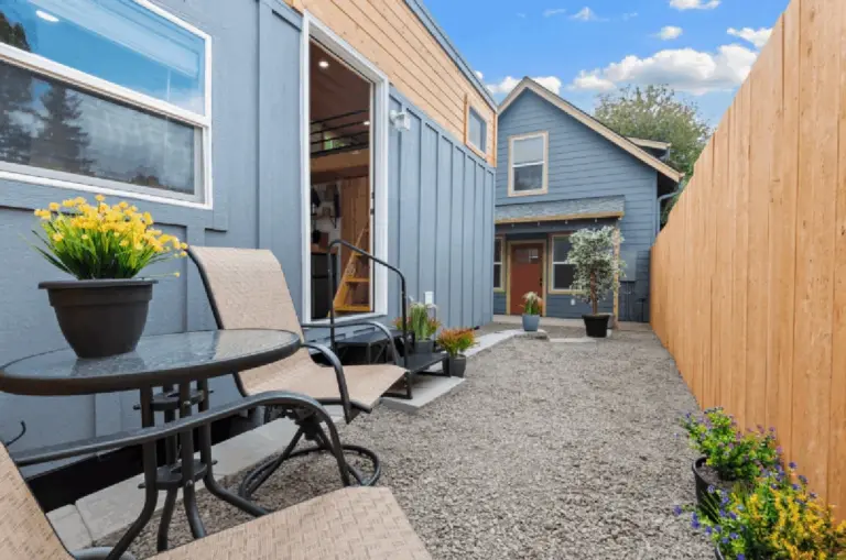 Drei Mini-Bauten im Garten: Emily verdient jetzt 4.550 $ – und Sie?