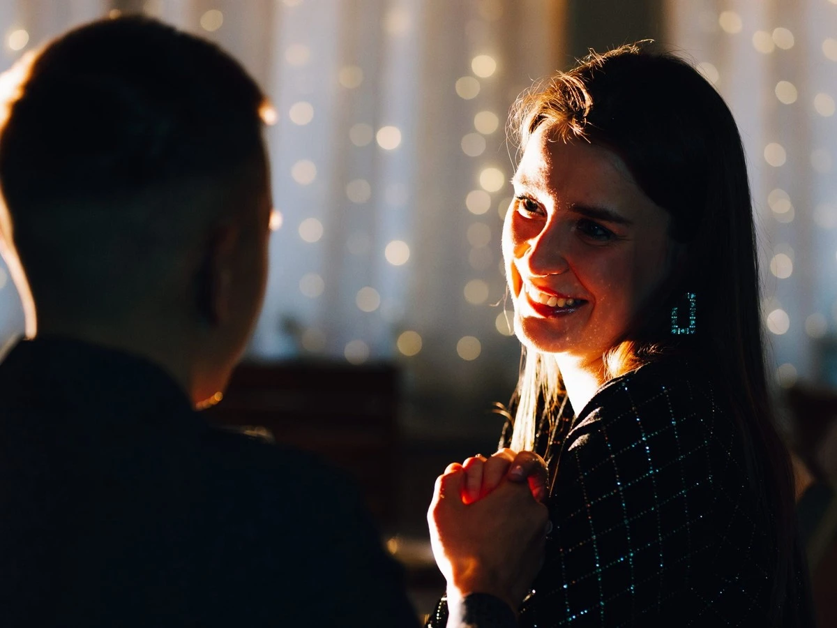 Lügner verraten sich nicht durch Zappeln: Psychologin enthüllt den 10-Sekunden-Test, der immer funktioniert