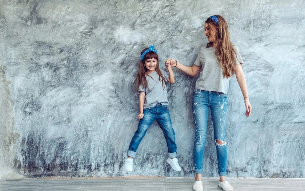 Meine Teenager-Töchter gehen mit mir im Club auf die Bühne – und das ist die dunkle Wahrheit dahinter - image 1