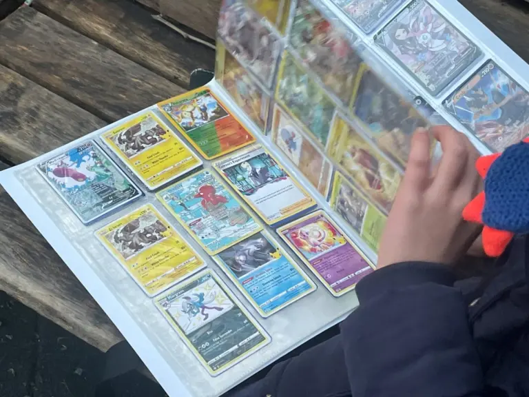 Warum mein Sohn lieber Pokémon-Karten als Bargeld für seine Hausarbeit nimmt