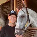 Wie dieser 26-JÄHRIGE mit Rennpferden 25.000 $ verdiente – und was das mit Ihrem Bankkonto zu tun hat