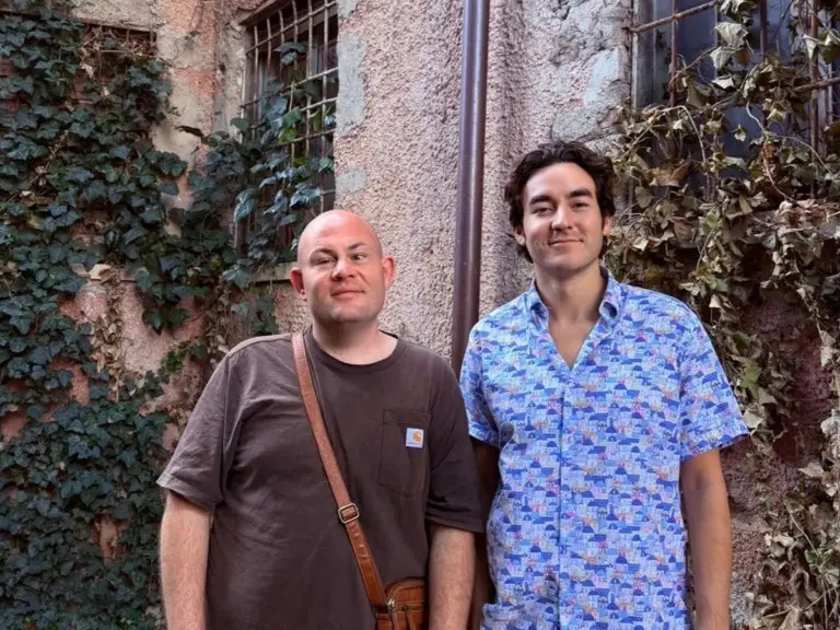 Der Punkt, an dem Erfolg dich ruiniert: Diese Manager tauschten den Traumjob gegen Albanien.