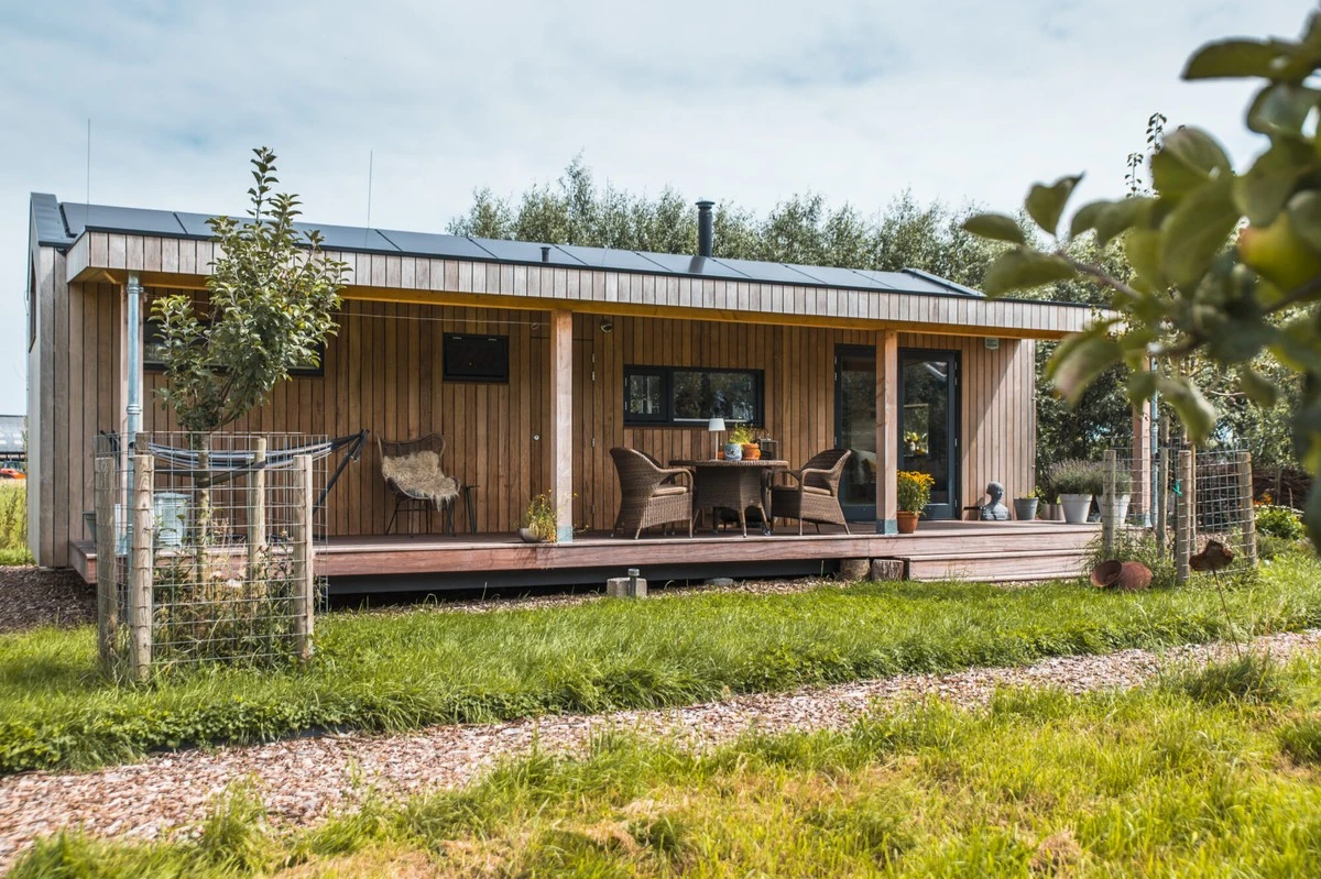 Die 64-Jährige kaufte nach der Scheidung dieses Haus bar – und spart Millionen. - image 2