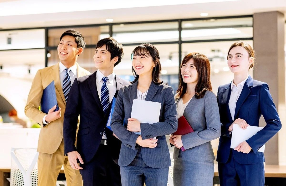 Die Japan-Regel: Wegen dieser einen Hose können Sie in Tokio Ihren Job verlieren - image 2