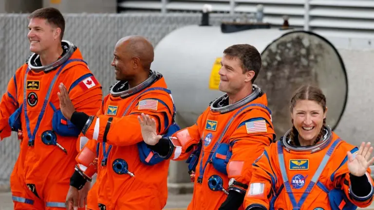 Die Nasa schweigt: Diese 4 Leute fliegen in Kürze zum Mond – und Einer war noch nie im All