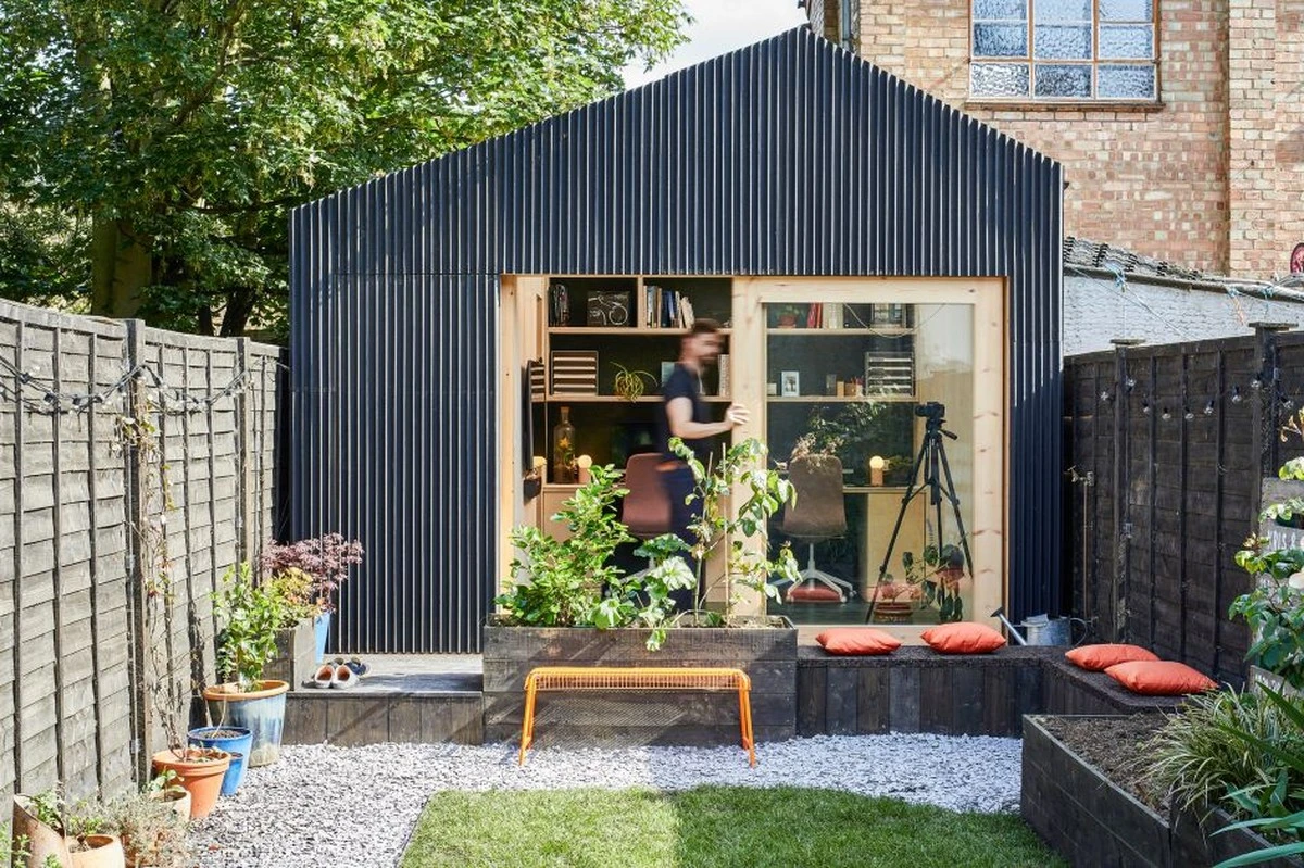 Hüte für Könige aus dem Elendsschuppen: Wie ich mit 46 Jahren das Luxus-Geschäft im Gartenhaus meiner Eltern aufbaute - image 1