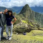 Ihr habt eure Jobs mit 30 gekündigt? Weil sie 70% von allem wegwarfen – außer Reisen.