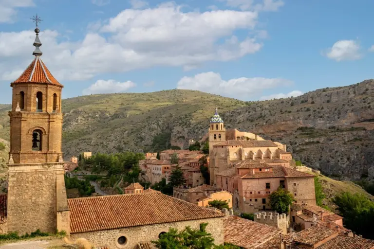 Kein Witz: Dieses spanische Dorf schenkt Ihnen ein Haus – aber nur, wenn Sie den Winter überleben