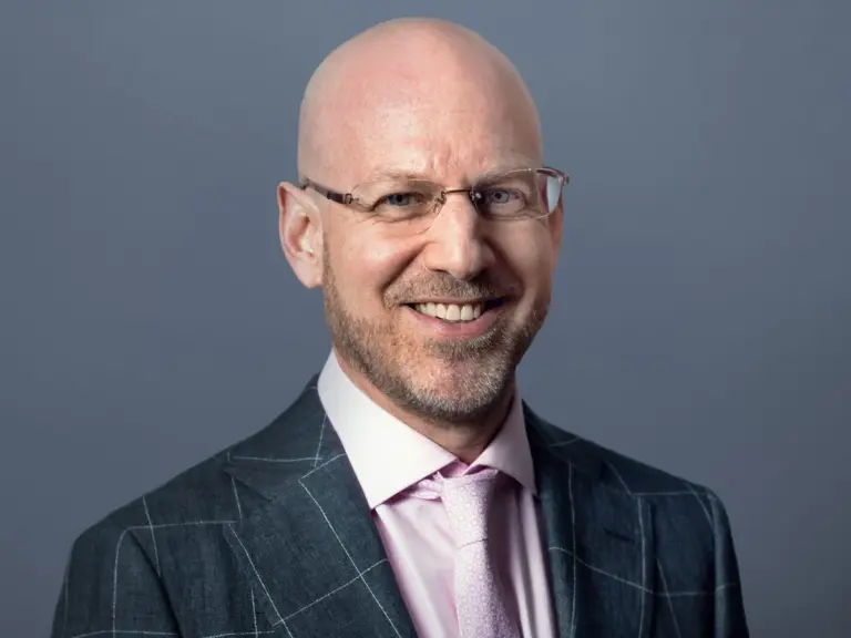 Krebsforscher (64) ignoriert alle Diäten – und behält diese 2 einfachen Gewohnheiten bei