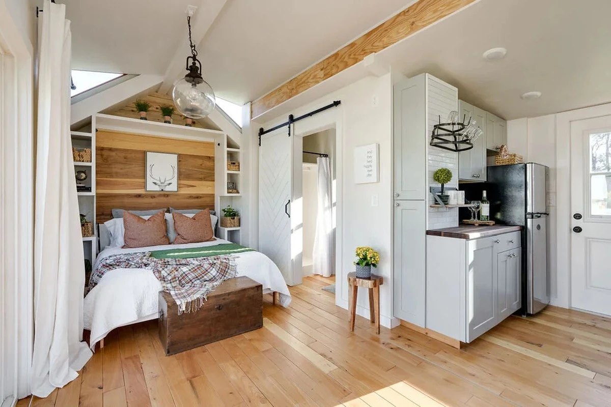 Mit 60+ das Haus verkauft: Das eine Ding, das Rentner am Tiny House lieben – und der stille Nachteil - image 1