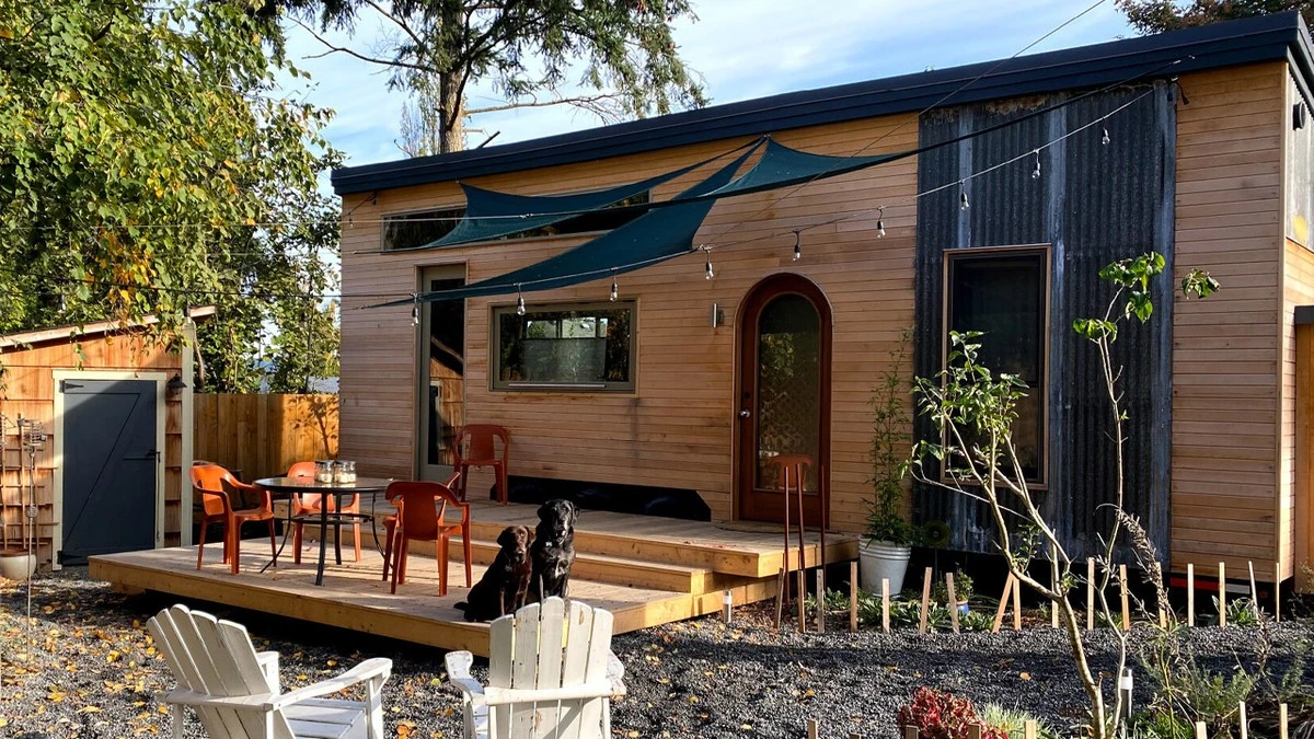 Warum diese jungen Eltern nur 3 Tage arbeiten müssen: Sie warfen ihr Haus weg - image 1