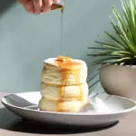 Warum für diese fluffigen Pfannkuchen 60 Minuten warten? Mein schonungsloses Urteil.